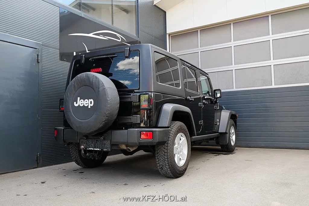 Jeep Wrangler Unlimited Sport 2,8 CRD Aut. Image 2