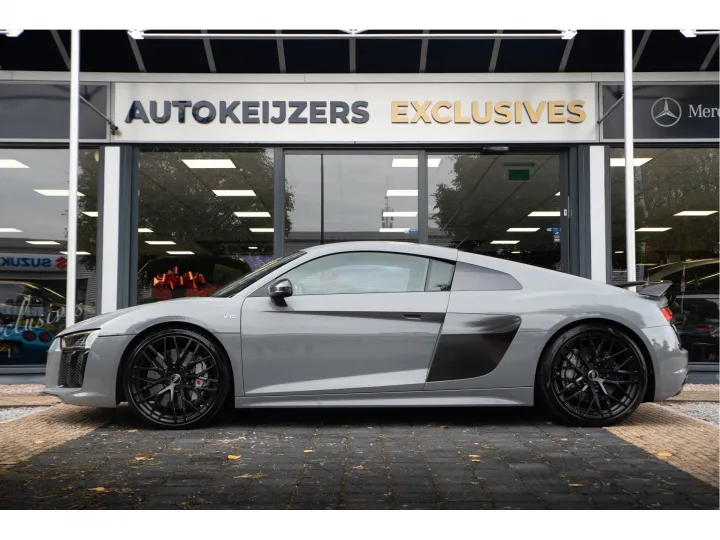 Audi R8 5.2 FSI quattro Plus  Image 3